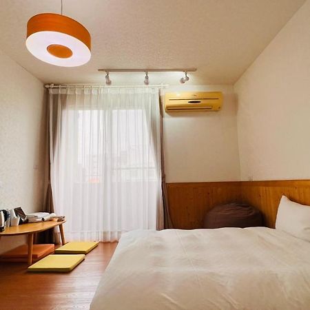 Rainbow Island Apartment Tainan Bagian luar foto