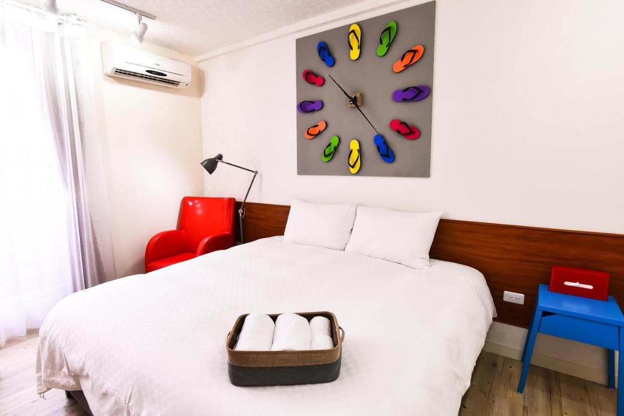 Rainbow Island Apartment Tainan Bagian luar foto