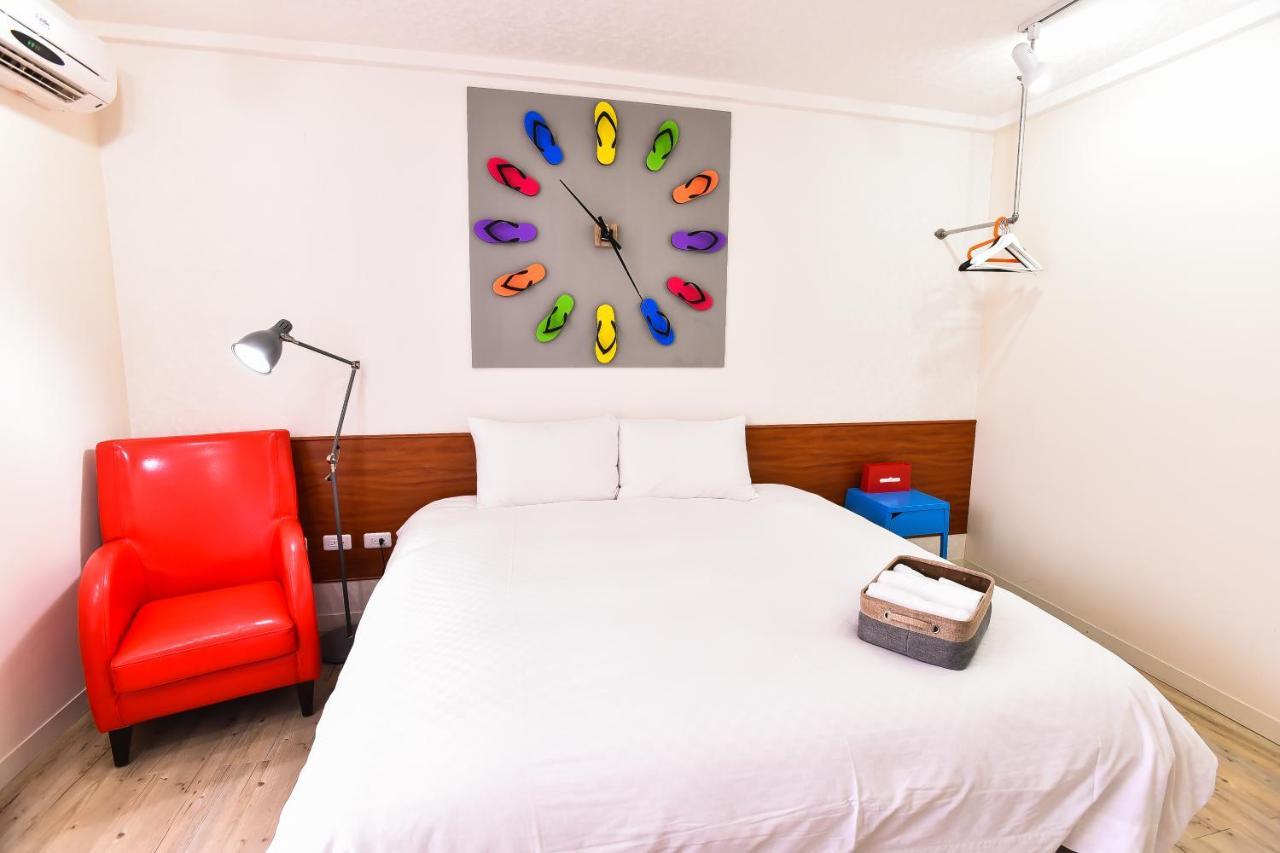 Rainbow Island Apartment Tainan Bagian luar foto